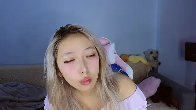 jasmilee online show from February 2026 07:29:01 PM