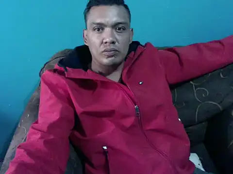 latinomoreno95 online show from February 2026 09:00:01 PM