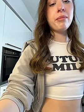 cuteeyesbaby online show from February 2026 06:51:01 AM