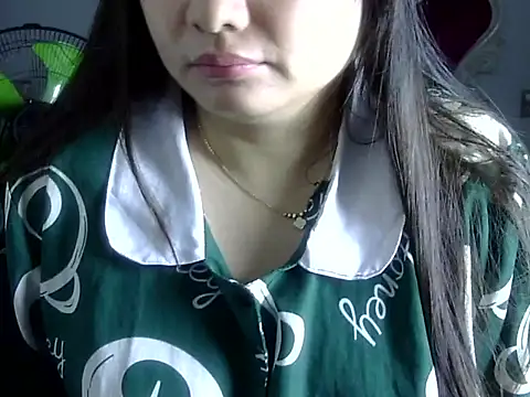 Snapshot of Sarah_no_land chatting on February 2026 02:48:02 AM Sarah no land online show from February 2026 02:48:02 AM