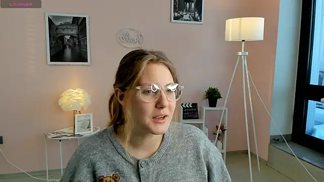 MaragretHathway online show from January 2026 06:29:01 AM