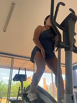 RoseOnYou online show from April 2026 07:58:01 PM