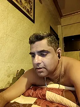 hardnhornybull online show from April 2026 07:17:02 PM