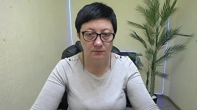 EmilyL0ve online show from May 2026 05:10:02 PM