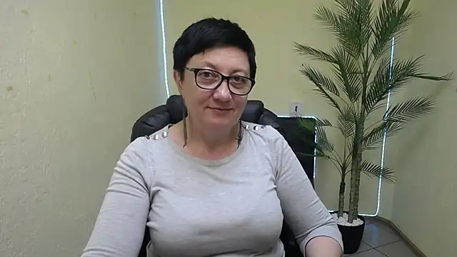 EmilyL0ve online show from May 2026 05:20:02 PM
