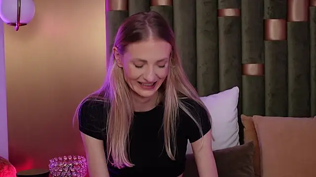 Snapshot of AmeliaAngel chatting on November 2025 06:24:01 AM AmeliaAngel online show from November 2025 06:24:01 AM