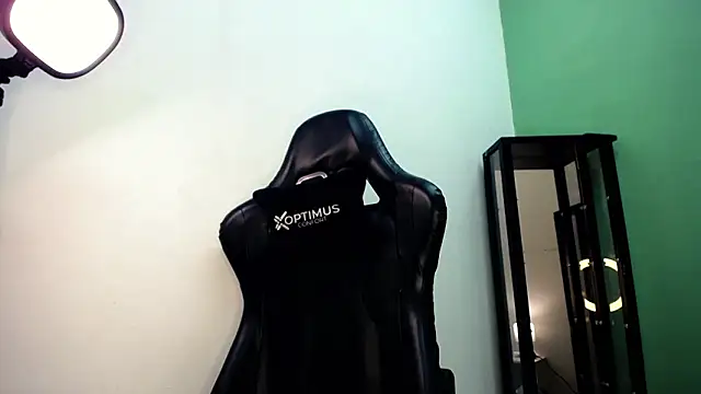 Snapshot of Tupac_D chatting on January 2026 06:21:01 PM Tupac D online show from January 2026 06:21:01 PM