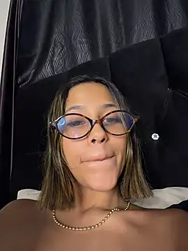 vicky bass  online show from June 2026 03:00:01 AM