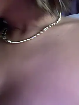 vicky bass  online show from June 2026 01:33:01 AM