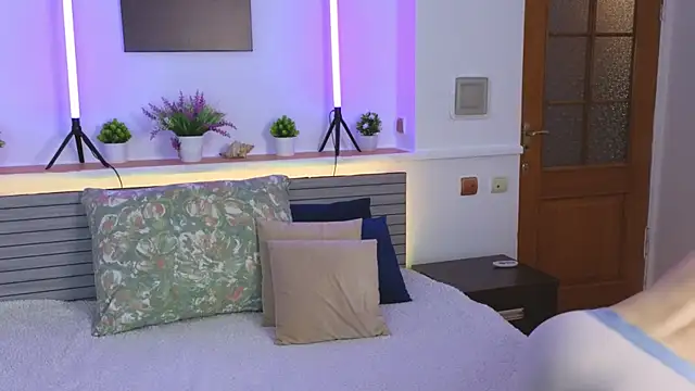 lucidangelok1 online show from April 2026 12:03:01 PM