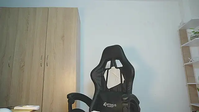 celestes777 online show from April 2026 07:51:01 PM