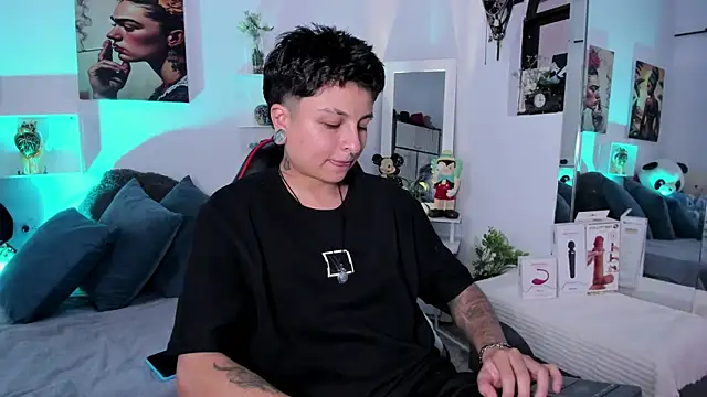 Zury Ramirez online show from January 2026 08:24:02 PM