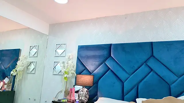 CintiaHolms online show from March 2026 02:51:04 AM