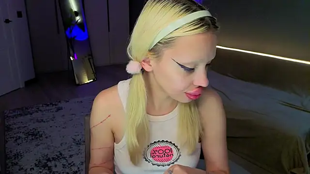 Luna Beverly online show from July 2026 09:22:01 PM