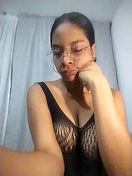 KATALINA SANTANA  online show from April 2026 02:06:01 AM