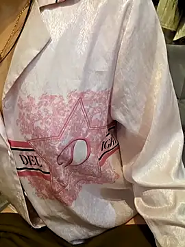 Snapshot of moon_baby99 chatting on January 2026 08:27:01 AM moon baby99 online show from January 2026 08:27:01 AM