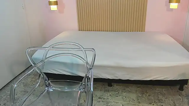 ZoeFox5 online show from January 2026 02:43:02 PM