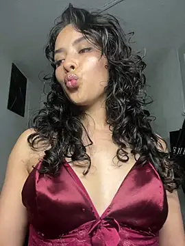 auroramooon online show from February 2026 12:22:02 AM