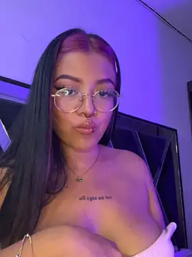 queen of you heart online show from March 2026 10:05:02 PM