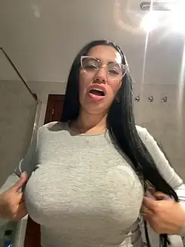 nataliia queen  online show from April 2026 06:58:02 PM