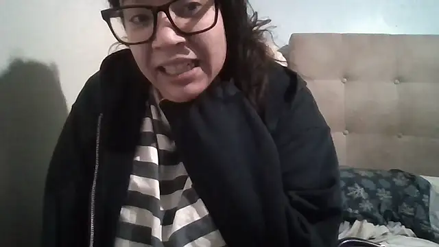 bellakay19 online show from February 2026 06:44:02 PM