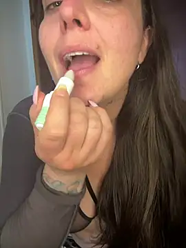 Marieweed online show from January 2026 01:10:02 AM