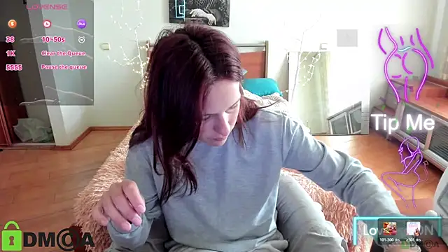 Snapshot of Lily_Viola chatting on April 2026 08:18:01 AM Lily Viola online show from April 2026 08:18:01 AM
