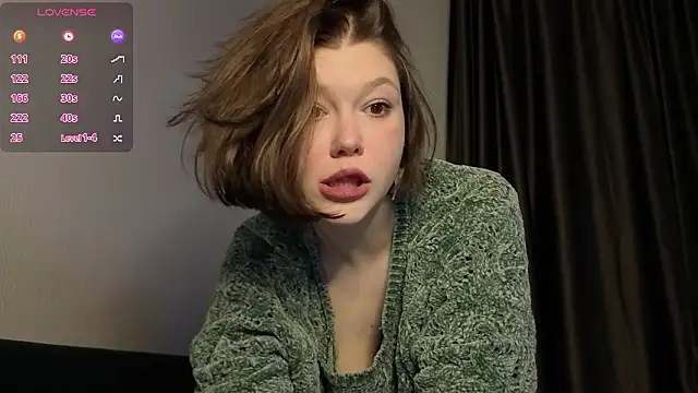 Snapshot of Lady___Bird chatting on February 2026 04:29:01 PM Lady Bird online show from February 2026 04:29:01 PM