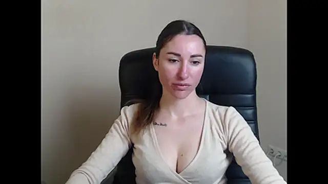 Snapshot of cammila_horn chatting on February 2026 06:41:02 AM cammila horn online show from February 2026 06:41:02 AM