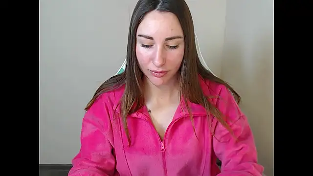 Snapshot of cammila_horn chatting on March 2026 06:25:02 AM cammila horn online show from March 2026 06:25:02 AM