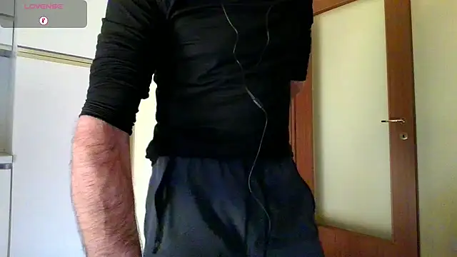 Snapshot of Ele7b5 chatting on May 2026 01:18:01 PM Ele7b5 online show from May 2026 01:18:01 PM