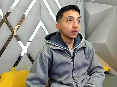 Mauro22  online show from January 2026 03:38:01 PM