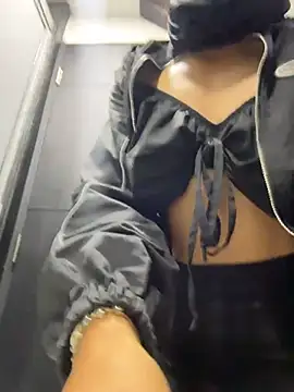 TaylorrHill online show from March 2026 06:03:01 PM