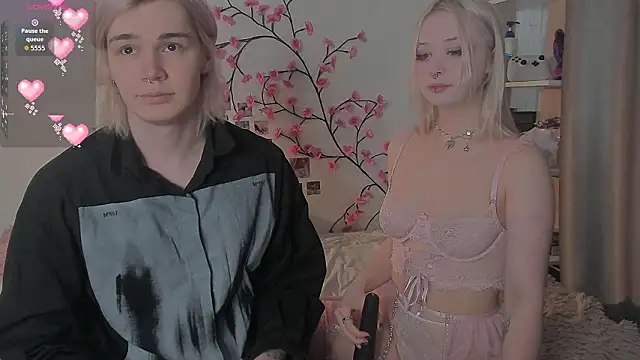 SweetheartsFriends online show from March 2026 07:15:01 AM