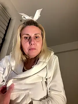 Snapshot of Amelia9798 chatting on January 2026 07:52:02 PM Amelia9798 online show from January 2026 07:52:02 PM