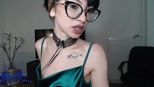Marley Queen online show from June 2026 09:04:02 AM