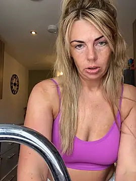 Snapshot of Scarlett_the_girlnextdoor chatting on May 2026 01:17:02 PM Scarlett the girlnextdoor online show from May 2026 01:17:02 PM