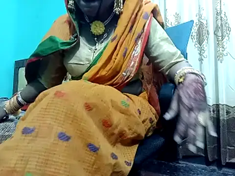 Hotshila6910 online show from February 2026 10:25:02 PM