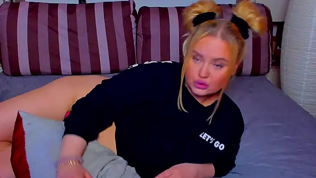 AlexaVibesHo online show from March 2026 02:48:01 AM