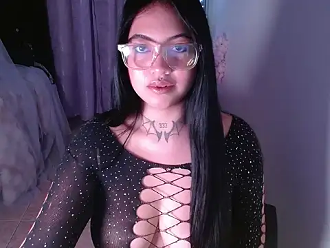 bigsara33 online show from January 2026 11:19:01 PM