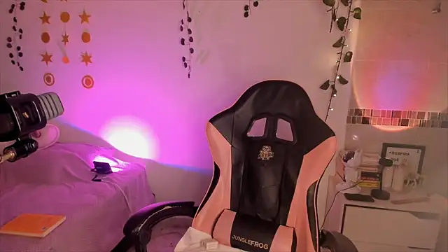 Snapshot of Pisces_angel chatting on February 2026 02:20:02 AM Pisces angel online show from February 2026 02:20:02 AM