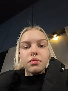 Snapshot of AshleyMur chatting on January 2026 04:05:01 AM AshleyMur online show from January 2026 04:05:01 AM