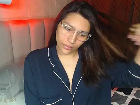 Snapshot of HeatWithHolly chatting on February 2026 12:21:01 PM HeatWithHolly online show from February 2026 12:21:01 PM