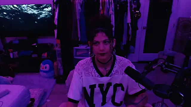 Snapshot of prickly_priscilla chatting on May 2026 04:30:02 AM prickly priscilla online show from May 2026 04:30:02 AM