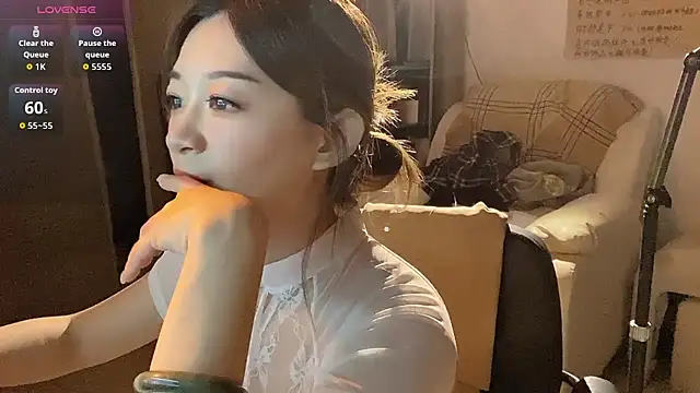 Snapshot of Xiaojuzi- chatting on April 2026 01:31:02 PM Xiaojuzi- online show from April 2026 01:31:02 PM