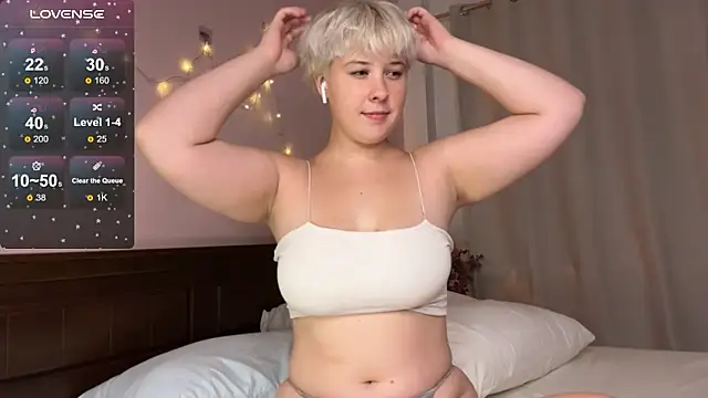 EvaSuunny online show from March 2026 04:46:01 PM