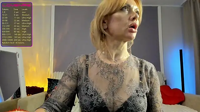 Snapshot of Monika-peach chatting on April 2026 01:42:02 AM Monika-peach online show from April 2026 01:42:02 AM