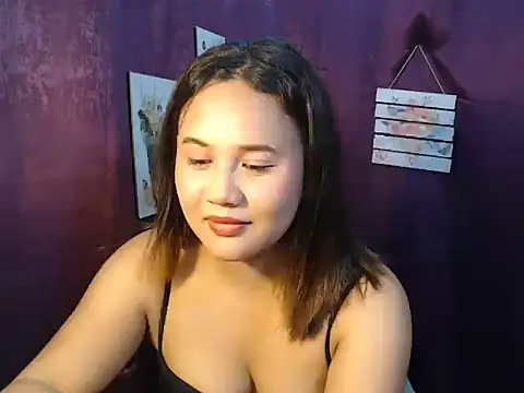 Snapshot of creamycarra chatting on June 2026 09:23:02 AM creamycarra online show from June 2026 09:23:02 AM