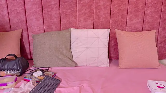 Snapshot of Mayleeth chatting on February 2026 12:26:01 PM Mayleeth online show from February 2026 12:26:01 PM