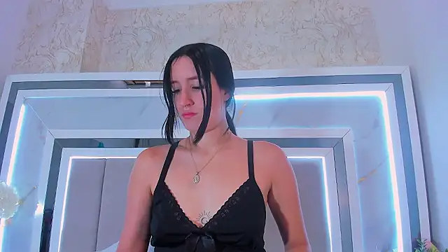 IsaBlue online show from January 2026 01:26:01 PM